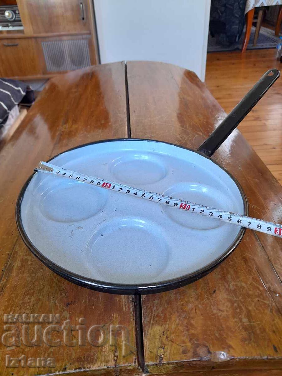 Стар Емайлиран тиган за яйца на очи - 5