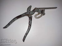 КЛЕЩИ ЗА ЧАПРАЗ