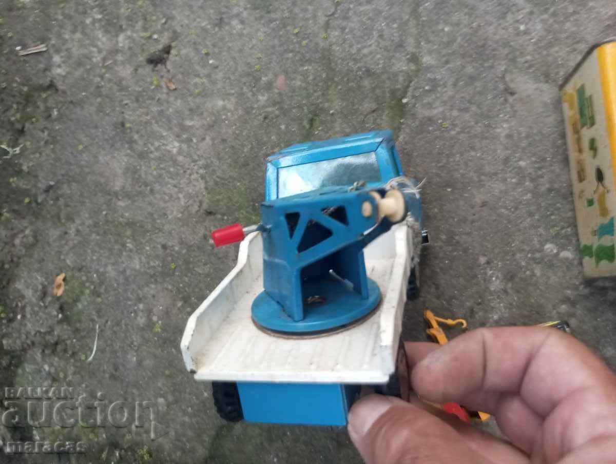 Доставка на Стари детски играчки