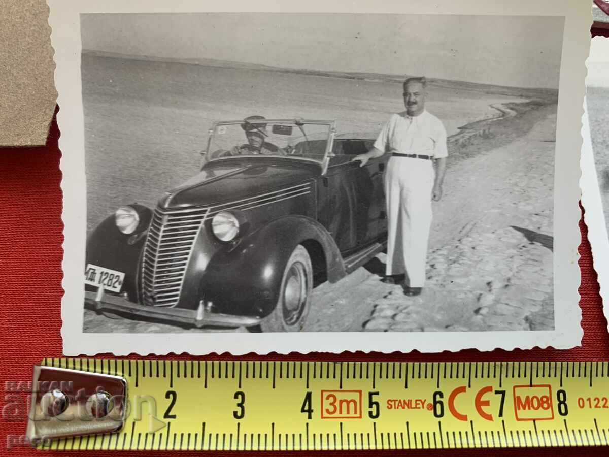 Д-р Васил Лобанов стари снимки 5 бр. с цена 100.00 лв. | € 51.13