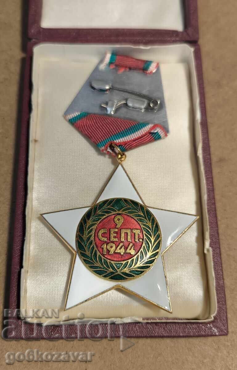 Order of September 9th 1944, 1st Class, Top Specimen! with price € 40.85 | 79.90 BGN