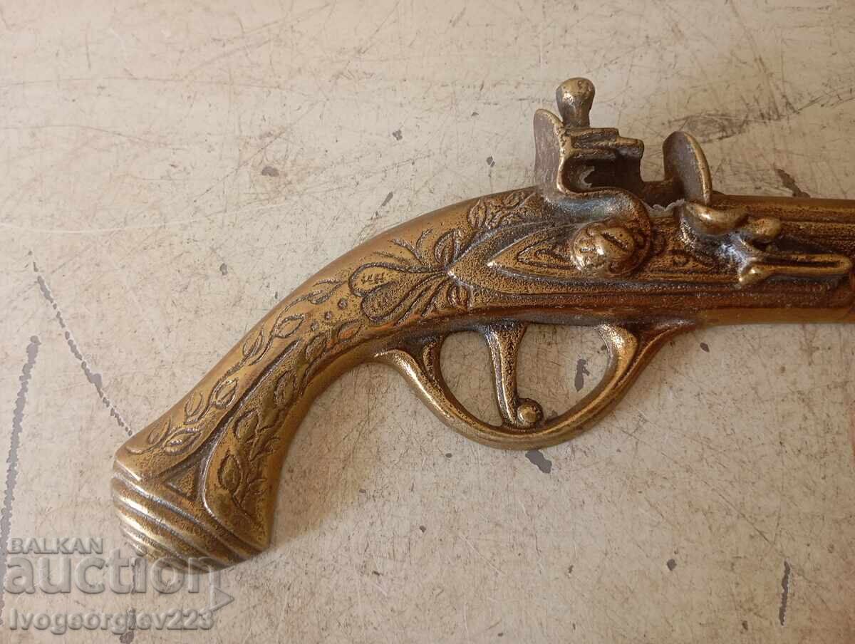 Decoration gun with price 36.00 BGN | € 18.41