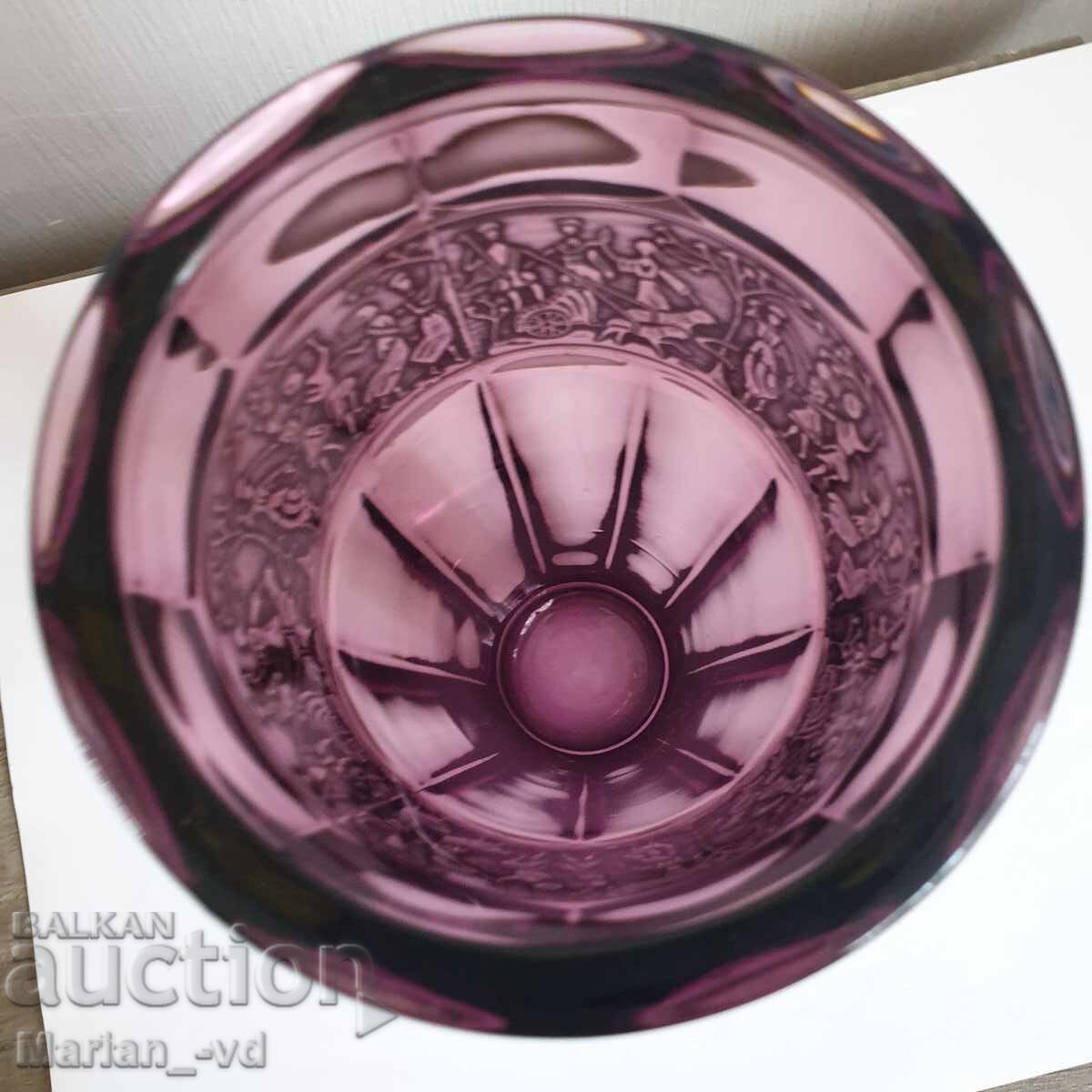 Delivery of The Amethyst Vase of Ludwig Moser