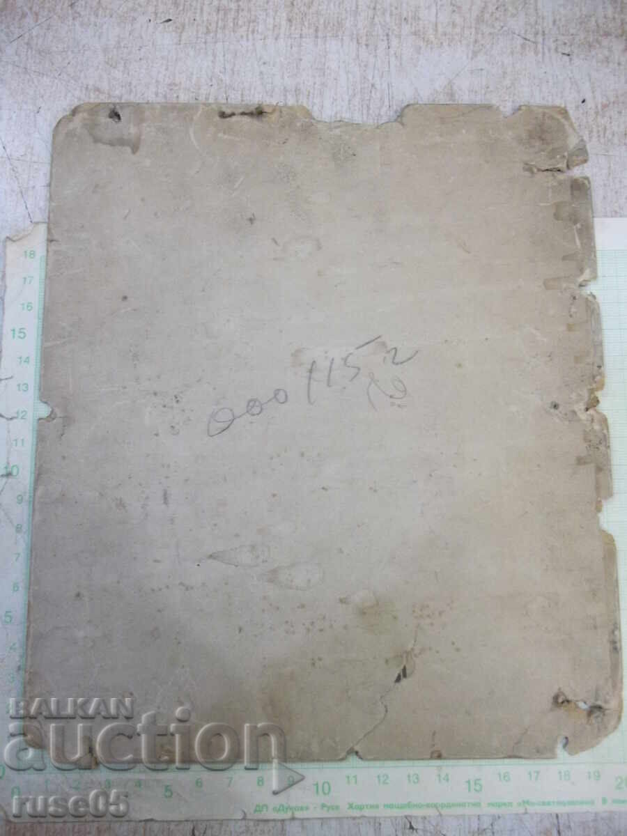 Παράδοση Μεγάλη παλιά φωτογραφία σε χαρτόνι με τρεις κοπέλες και δύο νέους