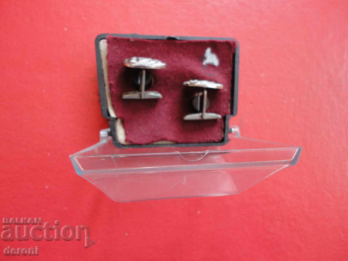 Δημοπρασία Φανταστικά κουμπιά μανικετών 1