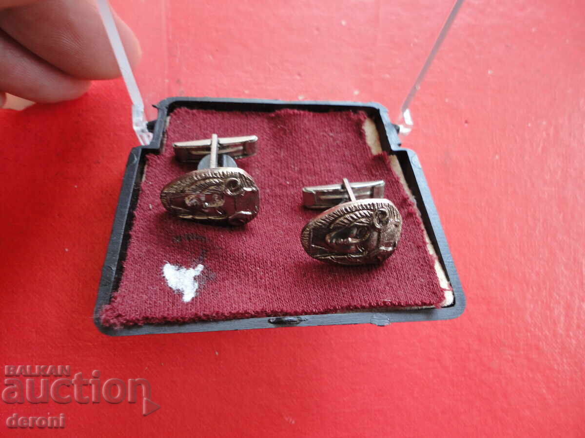 Φανταστικά κουμπιά μανικετών 1