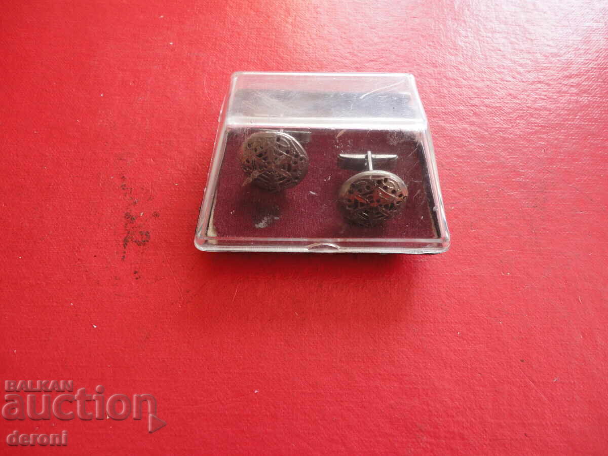 Παράδοση Απίθανα μανικετόκουμπα μπουτονιέρες 2