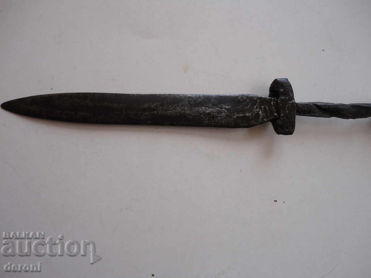 Cuțit de ciobanesc tip camă cu preț 80.00 BGN | € 40.90 Cuțit de ciobanesc tip camă cu preț 80.00 BGN | € 40.90