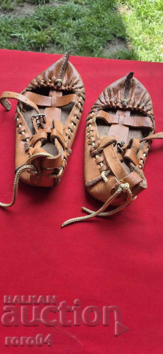 Auction  SHOES - EXCELLENT