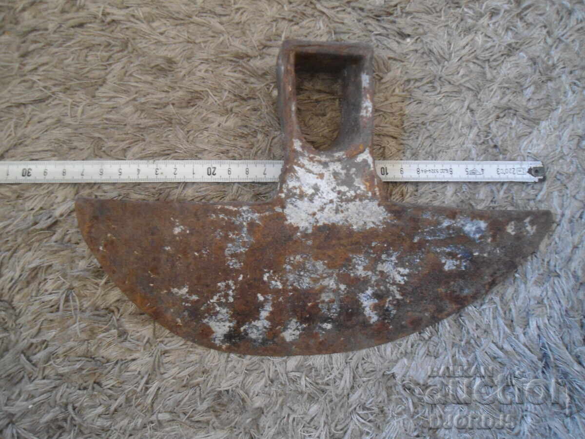 Δημοπρασία Παλιά σφυρήλατη τσάπα