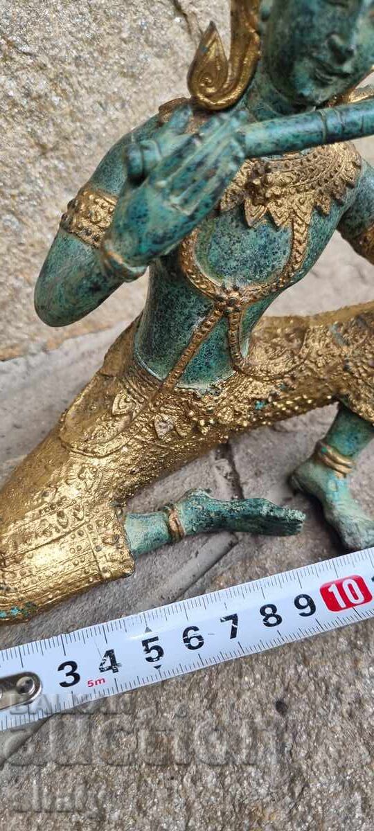 Delivery of Bronze figure. Sculpture