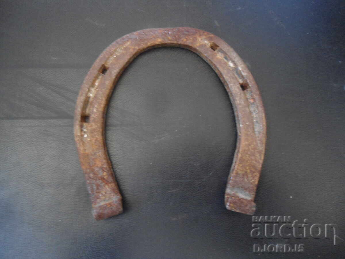 Veche potcoavă norocoasă cu preț 2.00 BGN | € 1.02