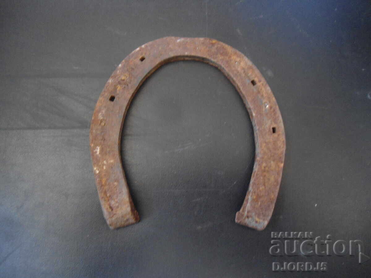Licitație Veche potcoavă norocoasă