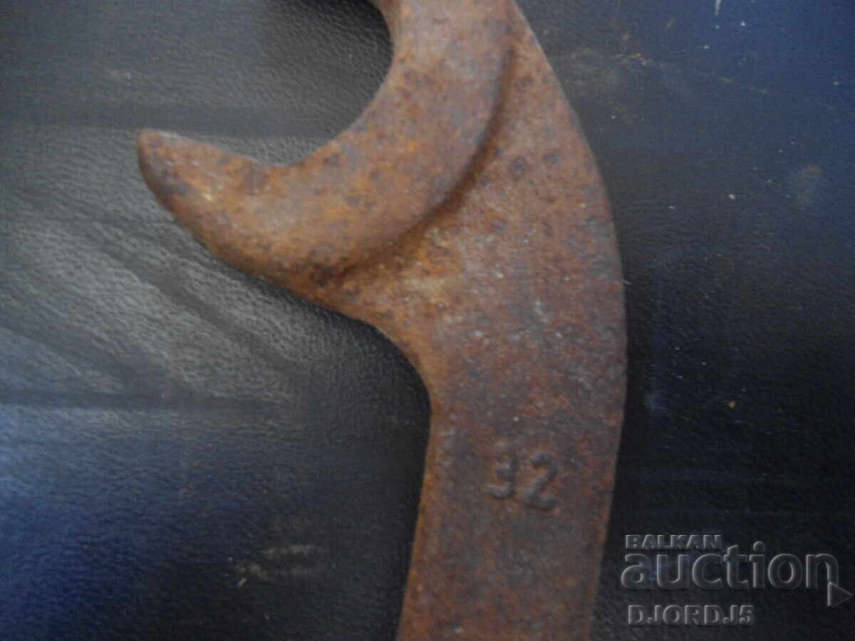 Old 32 bar wrench, marked with price 3.00 BGN | € 1.53