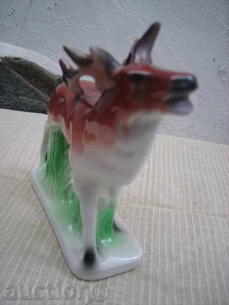 Auction I am selling a porcelain deer figure Auction I am selling a porcelain deer figure