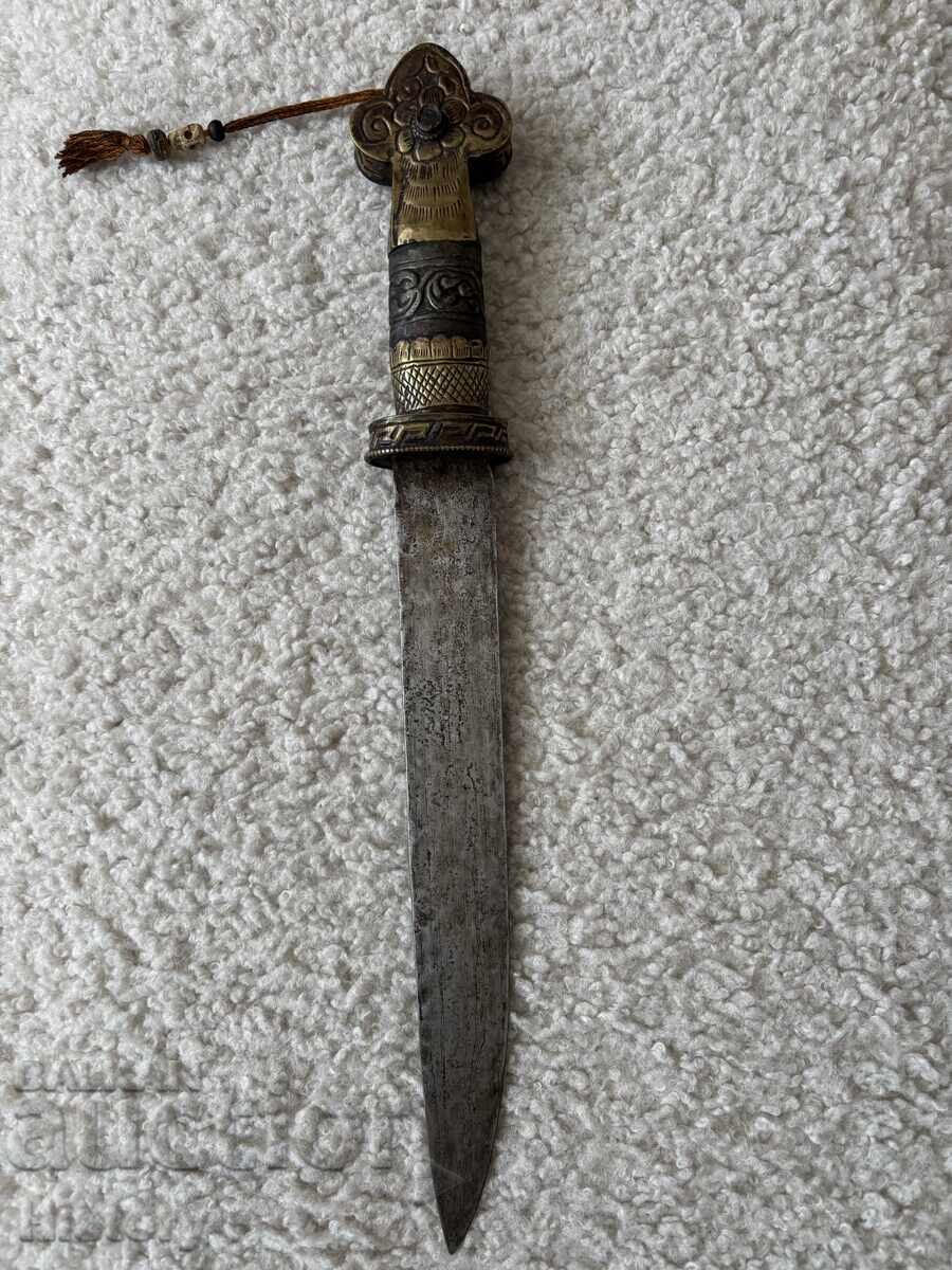 Доставка на Античен индийски нож Доставка на Античен индийски нож