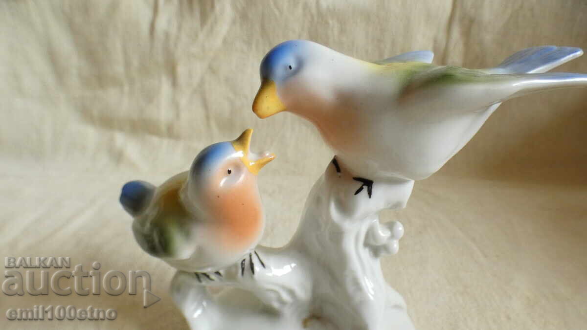 Figure composition Birds feeding old porcelain brand Corona with price 25.00 BGN | € 12.78 Figure composition Birds feeding old porcelain brand Corona with price 25.00 BGN | € 12.78