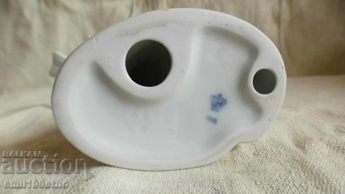 Figure composition Birds feeding old porcelain brand Corona - 6 Figure composition Birds feeding old porcelain brand Corona - 6