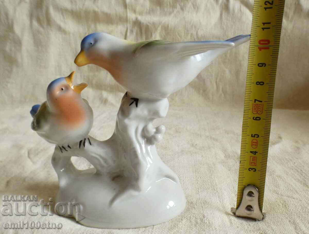 Figure composition Birds feeding old porcelain brand Corona - 7 Figure composition Birds feeding old porcelain brand Corona - 7
