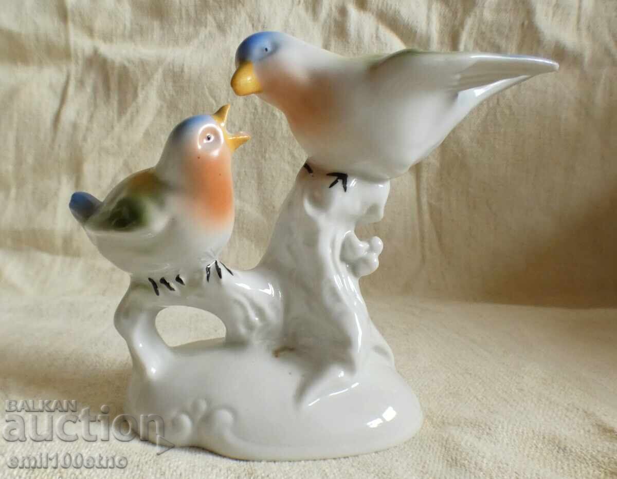 Figure composition Birds feeding old porcelain brand Corona Figure composition Birds feeding old porcelain brand Corona