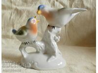 Фигура композиция Птички хранене стар порцелан марка Корона