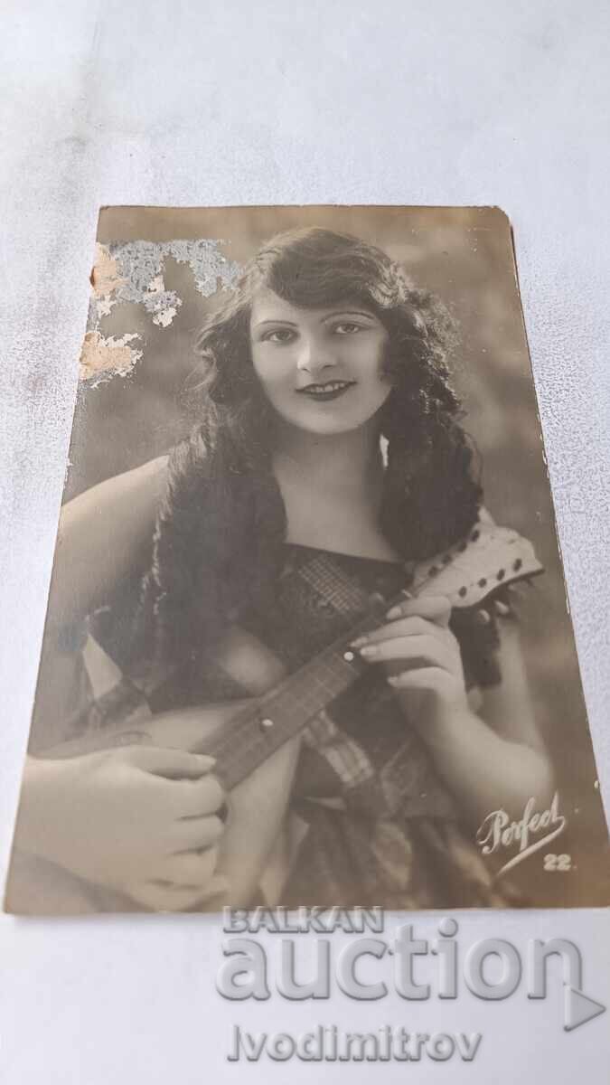 Carte poștală Fată tânără cu instrument muzical cu coarde 1929