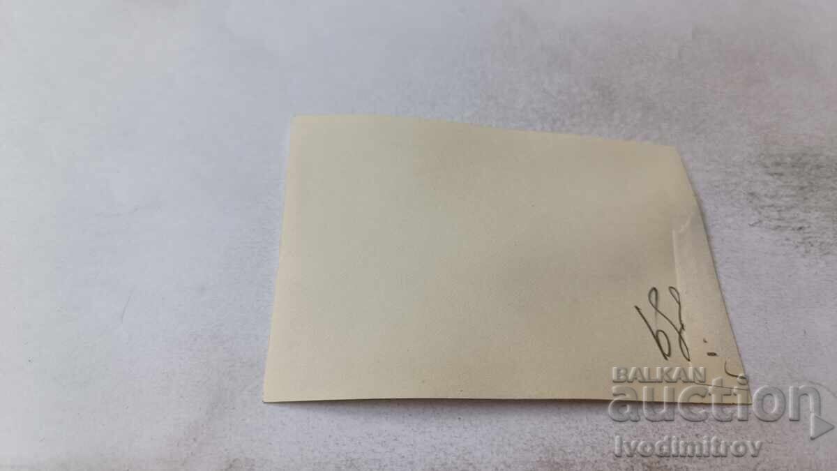 Fotografie Băiat și fată cu canoe pe râu cu preț 1.85 BGN | € 0.95 Fotografie Băiat și fată cu canoe pe râu cu preț 1.85 BGN | € 0.95