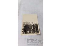 Снимка София Младежи и девойки с шейна и ски през зимата