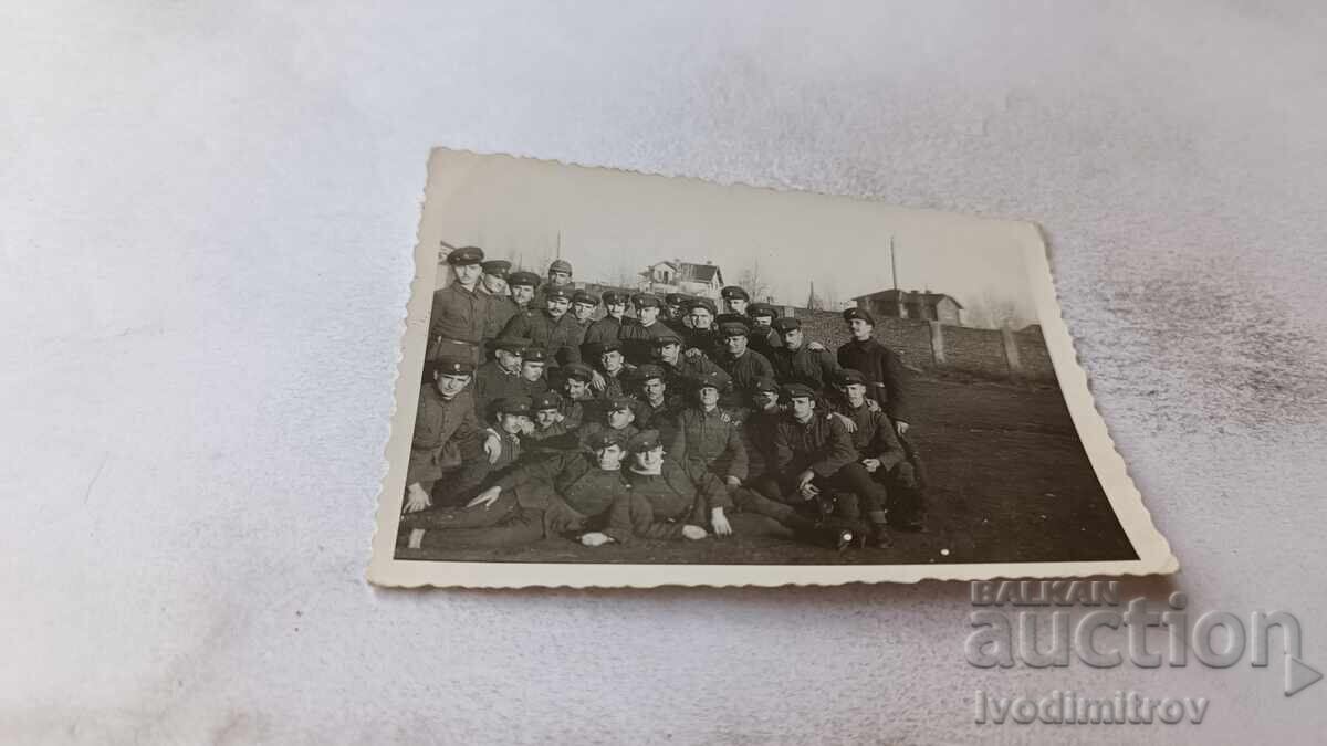 Φωτογραφία Σόφια Κρασνο Σέλο II λόχος στην αυλή του στρατώνα 1944