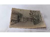 Φωτογραφία Άνδρας και γυναίκα στο πεζοδρόμιο