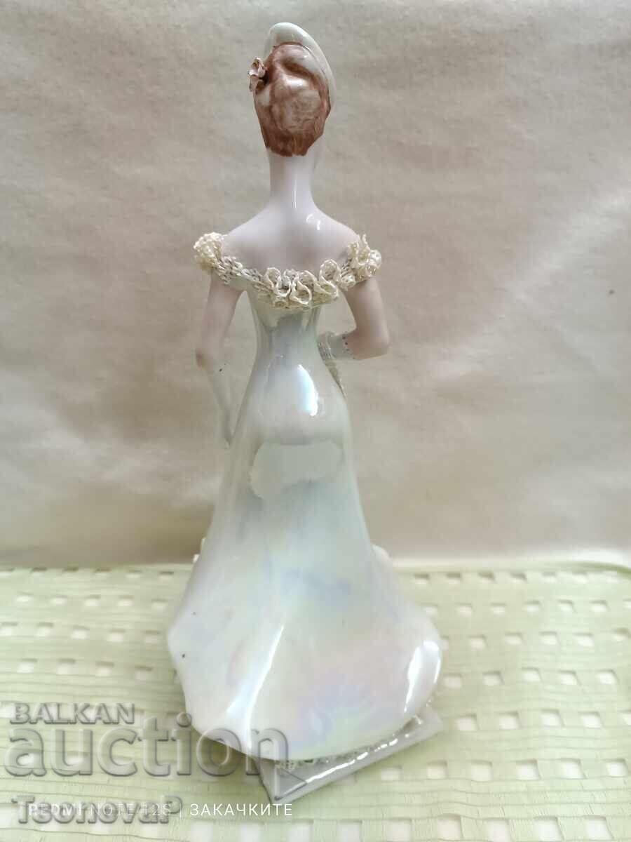 Auction Porcelain statuette of Alba Iulia, Romania Auction Porcelain statuette of Alba Iulia, Romania