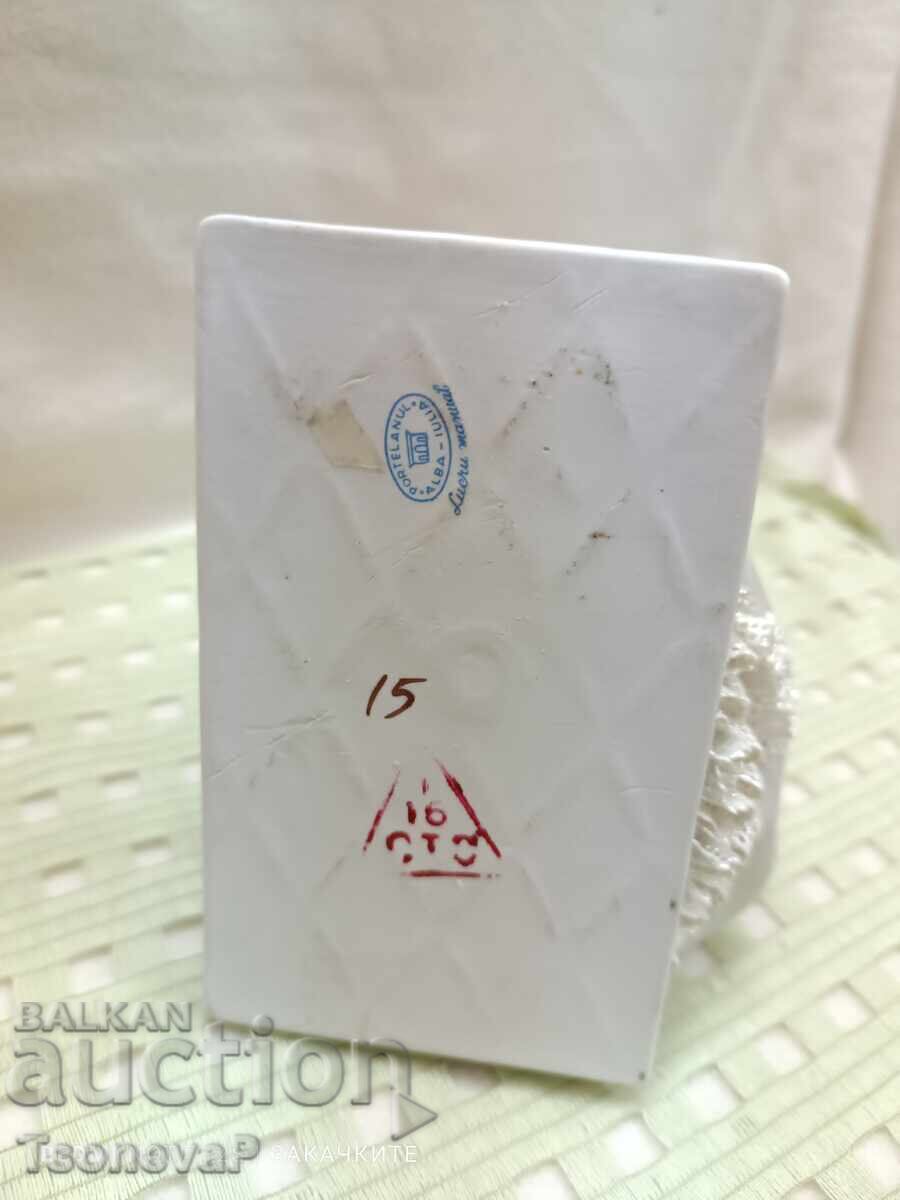 Porcelain statuette of Alba Iulia, Romania - 5 Porcelain statuette of Alba Iulia, Romania - 5