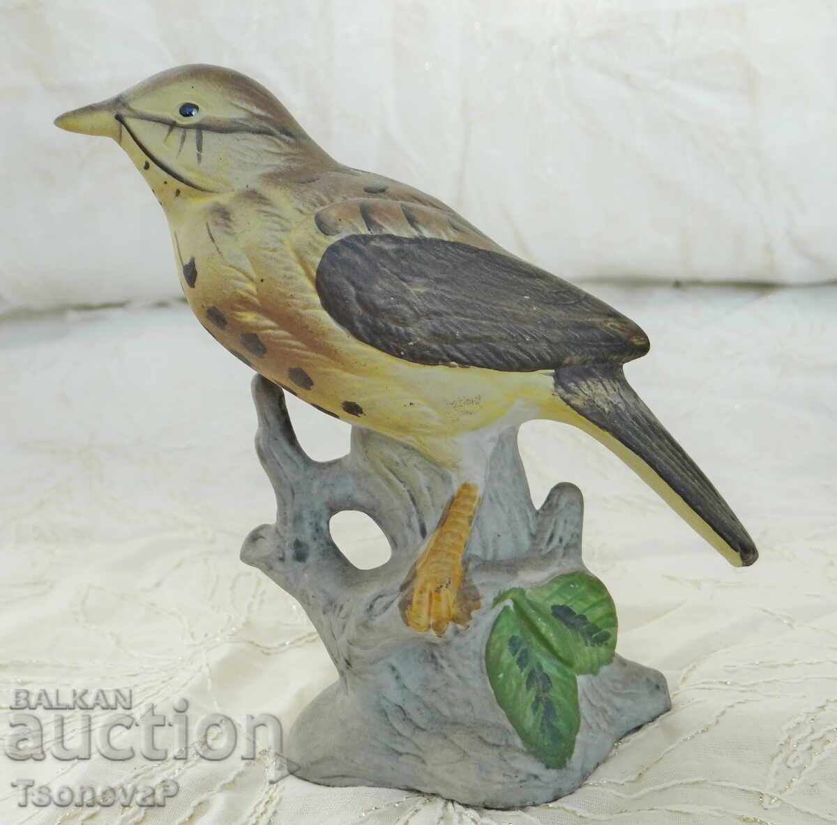 Licitație Statuetă de mierlă gulerată, Mistle Thrush Licitație Statuetă de mierlă gulerată, Mistle Thrush