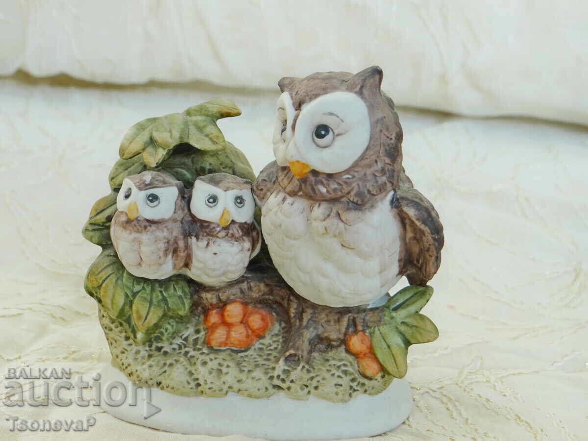 Figurine Family of Owlets in Unglazed Porcelain Figurine Family of Owlets in Unglazed Porcelain