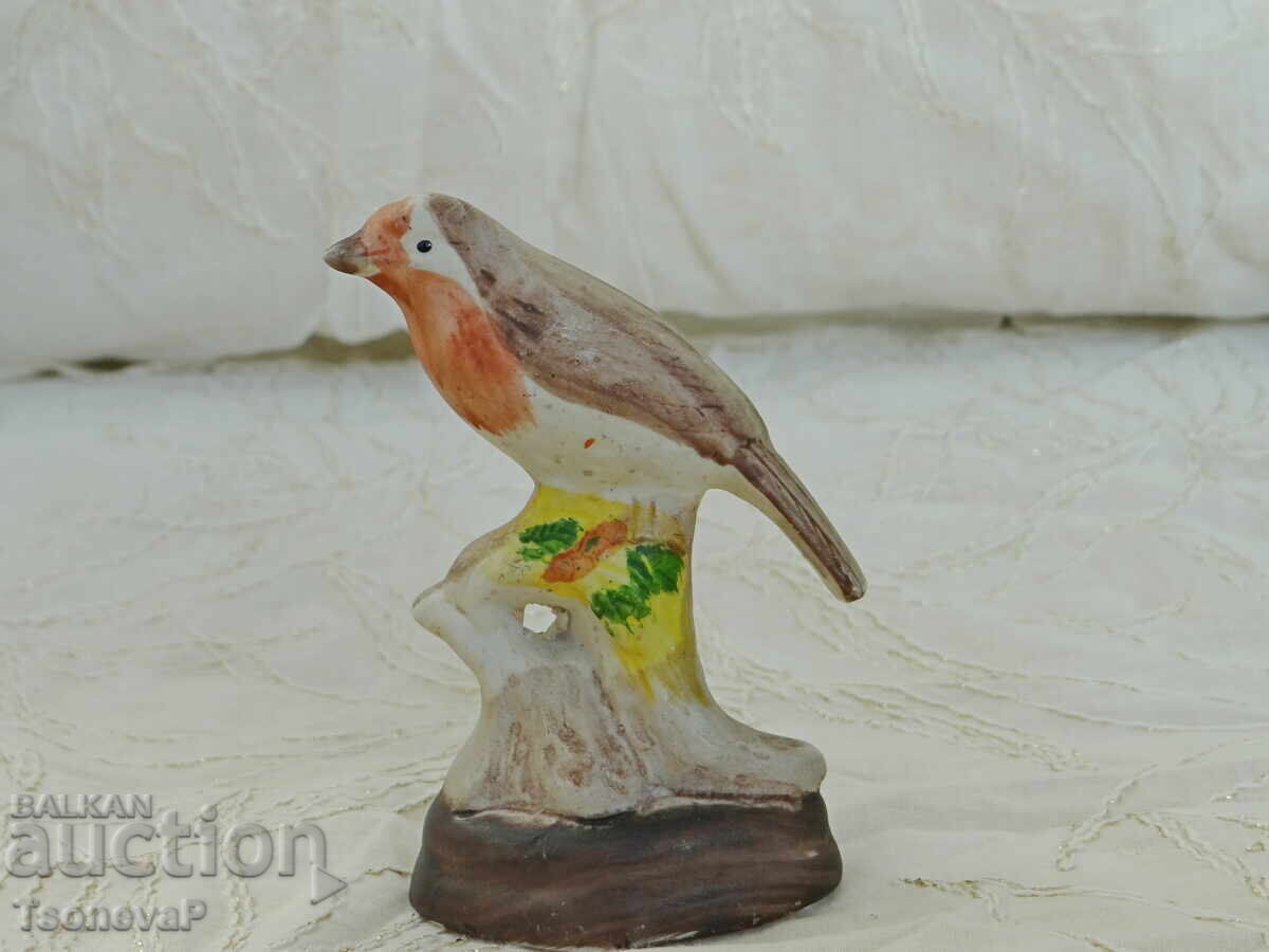 Robin Redbreast Figurine, on a pedestal Robin Redbreast Figurine, on a pedestal