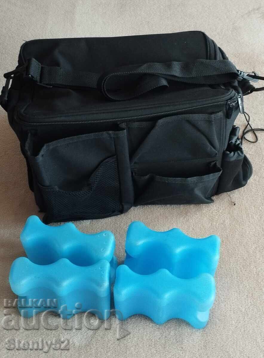 Cooler bag with cooling liquid elements Cooler bag with cooling liquid elements