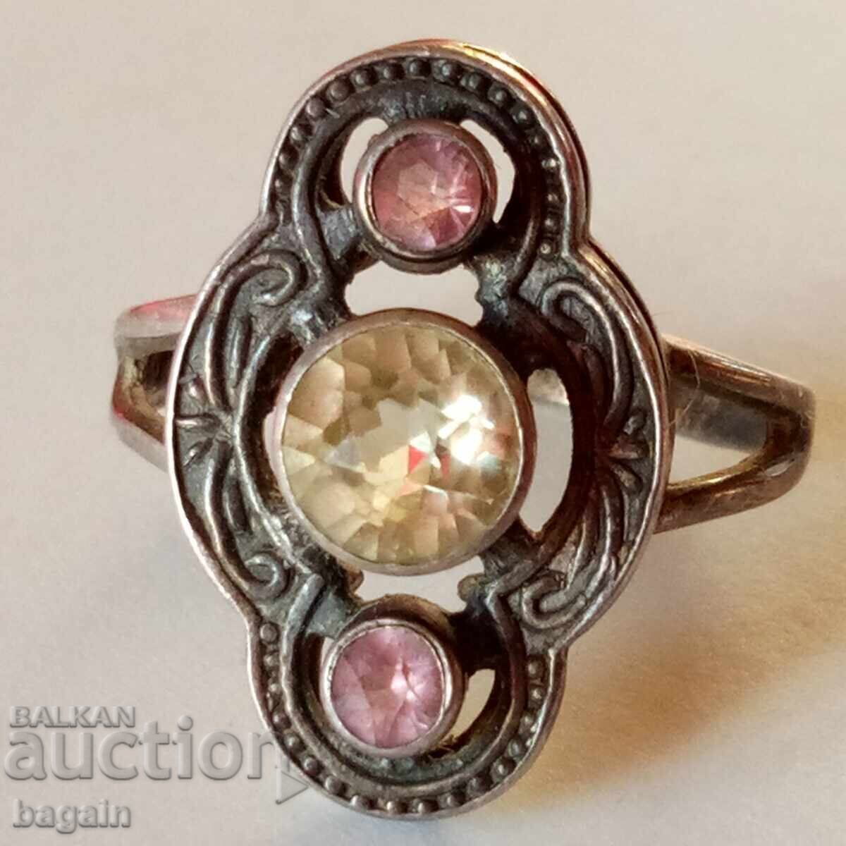 Ασημένιο δαχτυλίδι με πολύτιμους λίθους