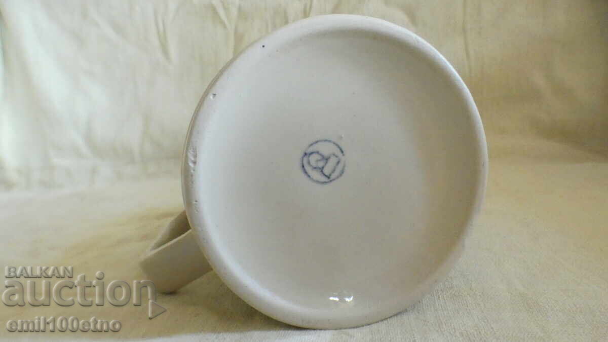 Delivery of Half a hunting scene, old Bulgarian porcelain, Razvitie Kaleitsa