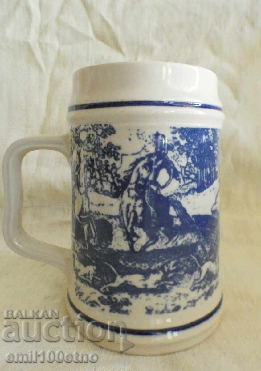 Half a hunting scene, old Bulgarian porcelain, Razvitie Kaleitsa