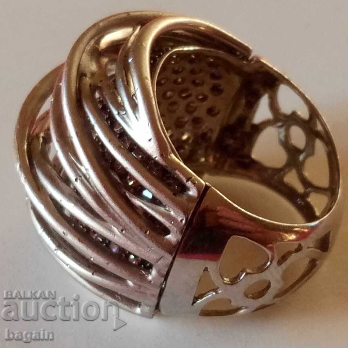 Livrarea Inelul de argint al lui Mark. Livrarea Inelul de argint al lui Mark.