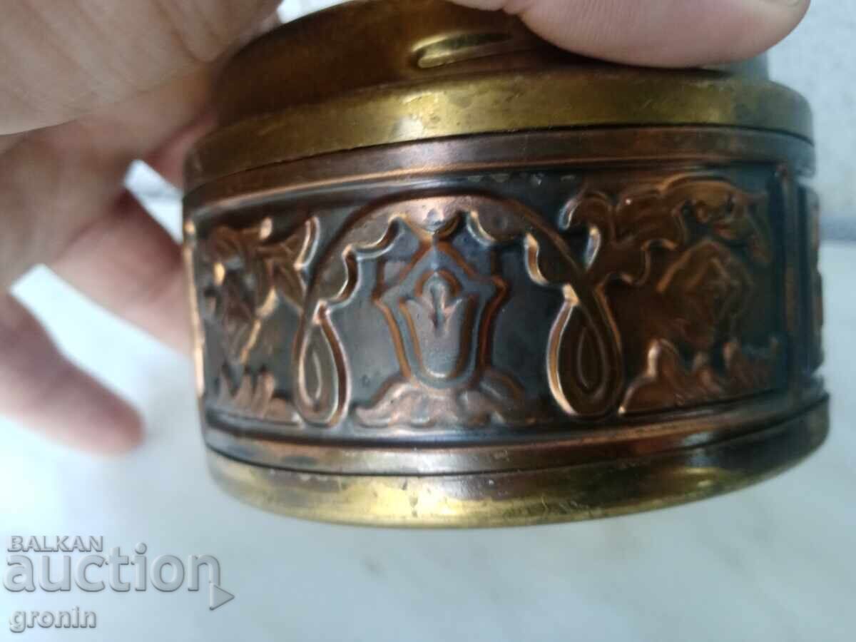 Доставка на Стар бронзов пепелник съветски, с механизъм Доставка на Стар бронзов пепелник съветски, с механизъм
