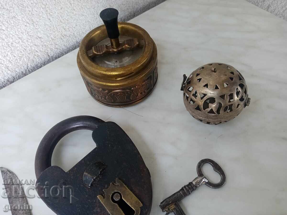 Стар бронзов пепелник съветски, с механизъм - 7 Стар бронзов пепелник съветски, с механизъм - 7