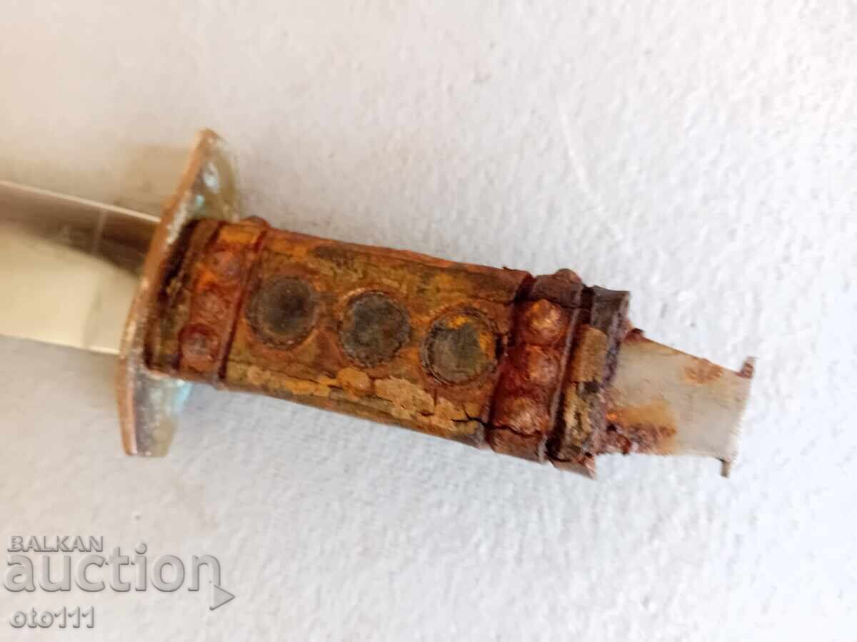 Licitație CUȚIT VECHI KINTEX 1300g BULGARIA