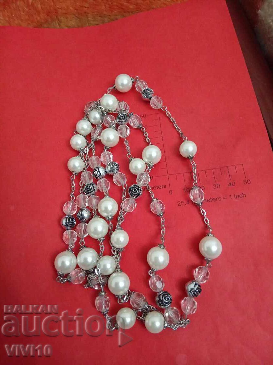 Старинно колие с перли и рози