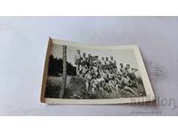 Snimka na ofitser i voĭnitsi με σορτς