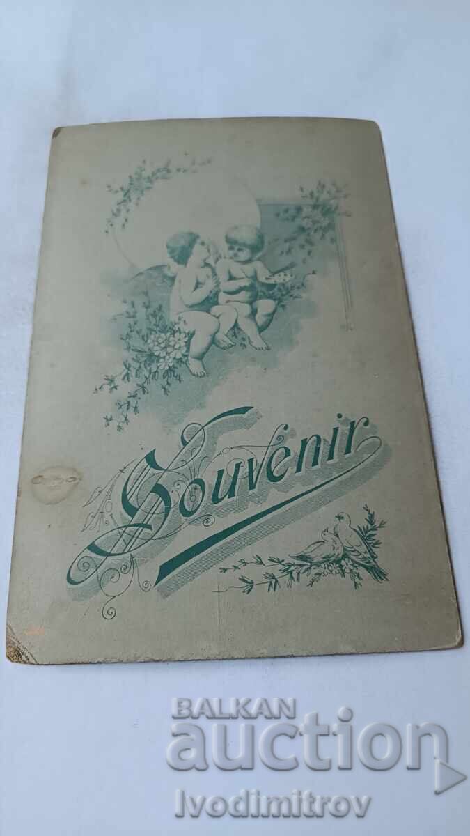 Φωτογραφία Τρεις νεαρές γυναίκες Χαρτόνι με τιμή 9.65 BGN | € 4.93 Φωτογραφία Τρεις νεαρές γυναίκες Χαρτόνι με τιμή 9.65 BGN | € 4.93