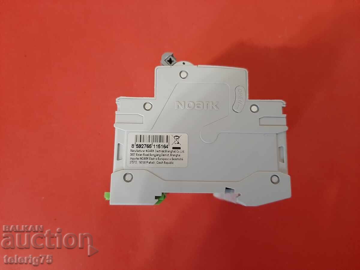 Protecție diferențială combinată trifazată NOARC, 25A, 30mA cu preț 92.00 BGN | € 47.04 Protecție diferențială combinată trifazată NOARC, 25A, 30mA cu preț 92.00 BGN | € 47.04