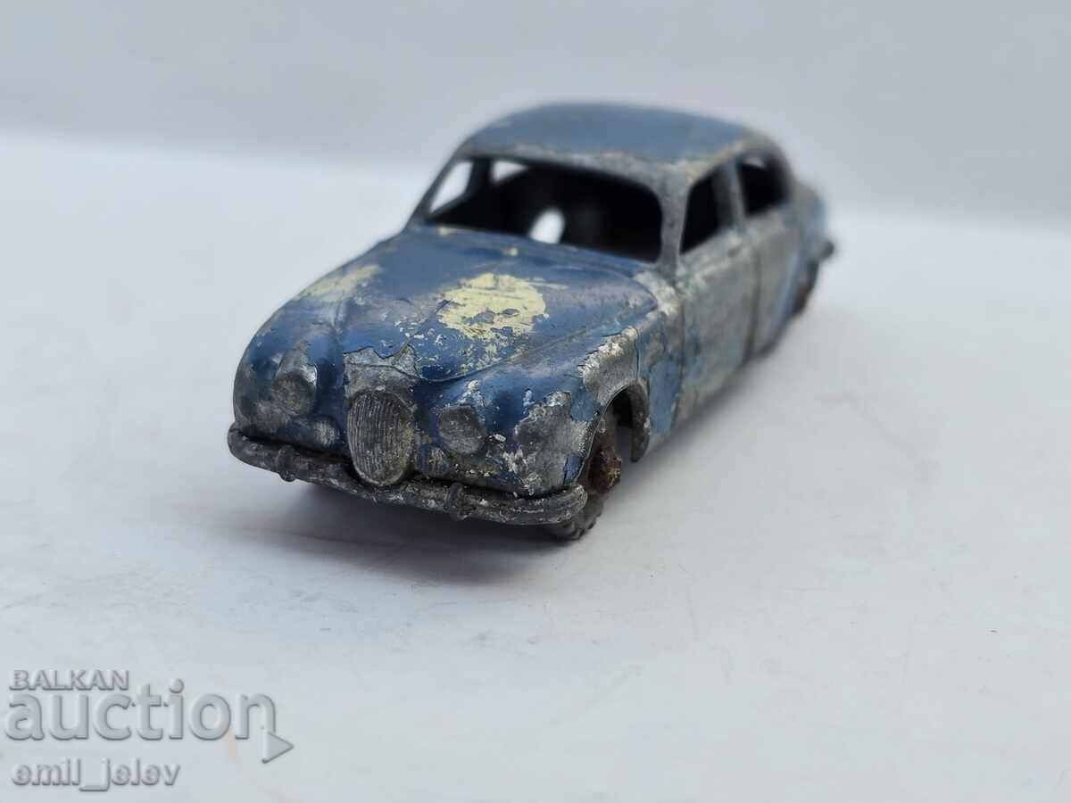Auction  LESNEY MATCHBOX - 65A Jaguar 3.4 Litre 1959-1961