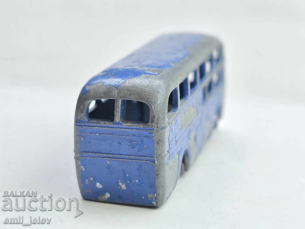 Delivery of LESNEY MATCHBOX - 58A BEA Coach 1958-1962