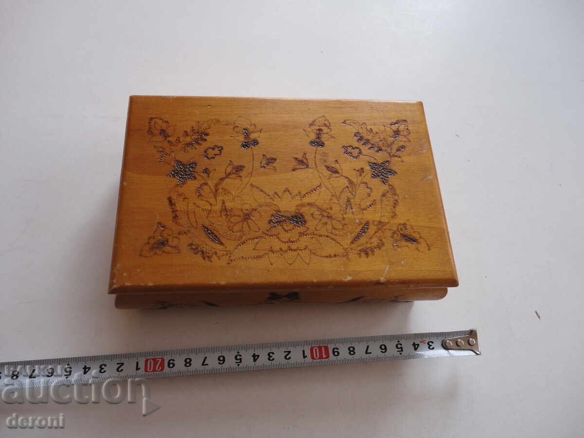 Wooden jewelry box 10